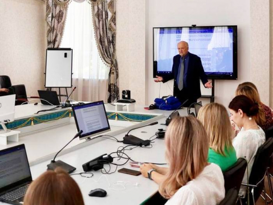 Ағылшын тілін оқытуды ҮЙРЕНЕМІЗ