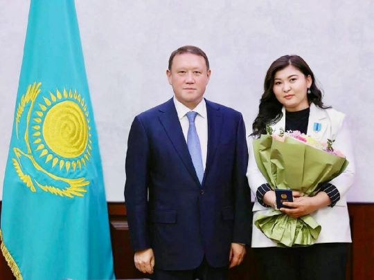 Диана Болатовна, ГОРДИМСЯ!