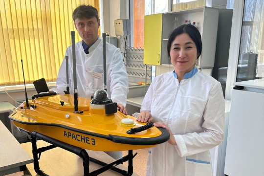 Apache 3 Scientific Swims 