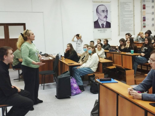 ДӘРІСТІ дәрігерлер мен психологтар оқыды