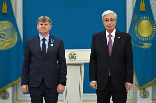 ПРЕЗИДЕНТ қолынан марапат